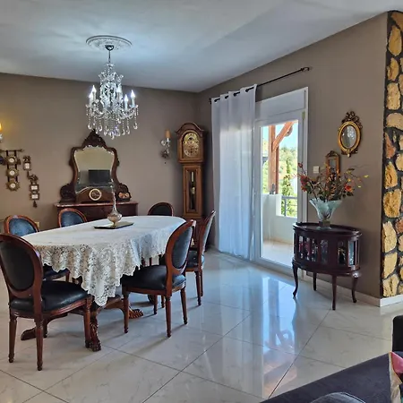 Villa Alexandros *