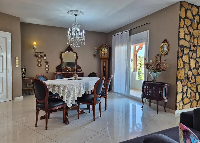 Alexandros Villa